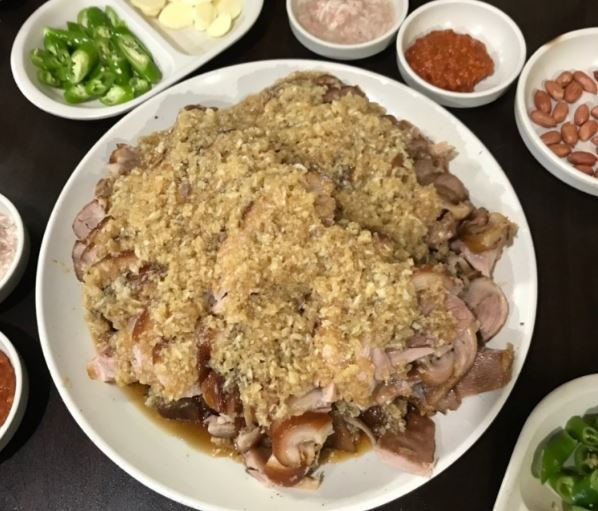 신촌족발보쌈 마늘보쌈