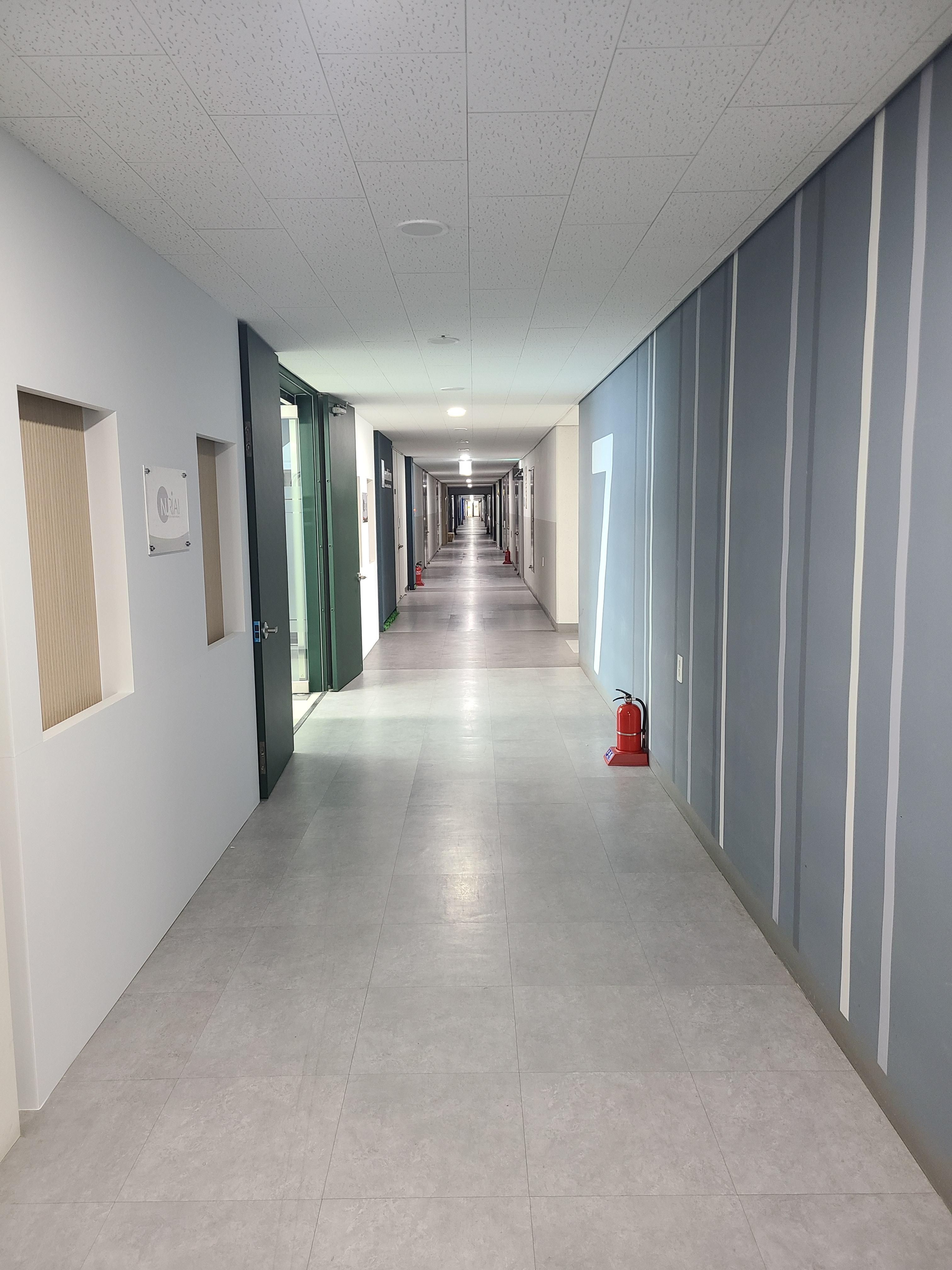 안양아이에스비즈타워 섹션오피스11