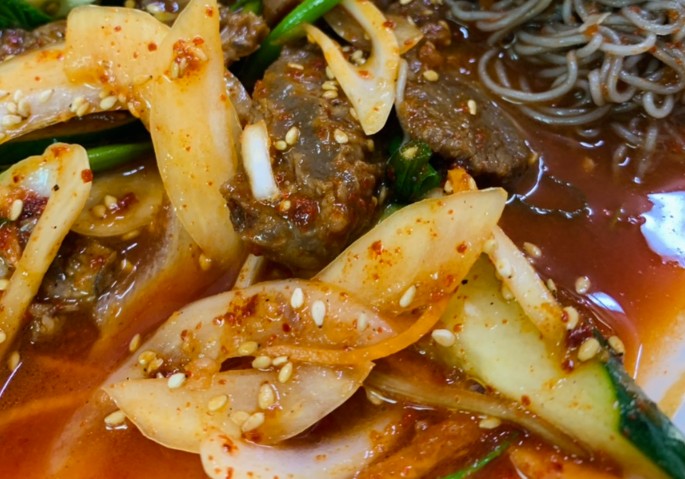 수육-야채-비빔국수