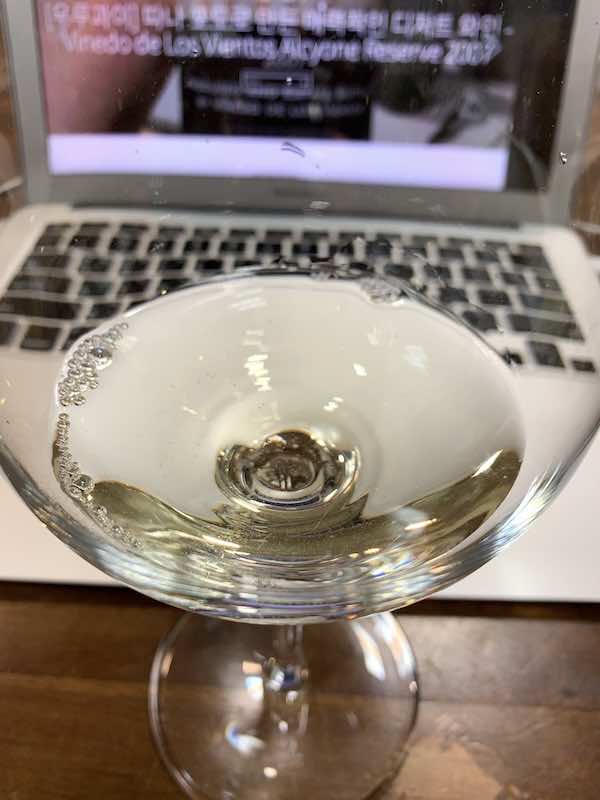 Mission Estate Winery Sauvignon Blanc 2018의 색