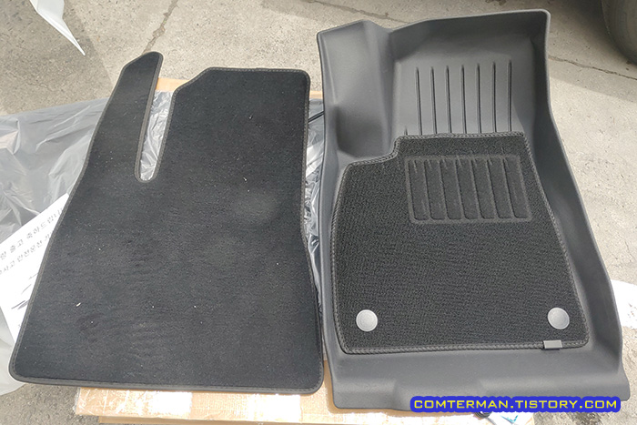 테슬라 기본 카매트와 3D 멀티 레이어 카매트 비교