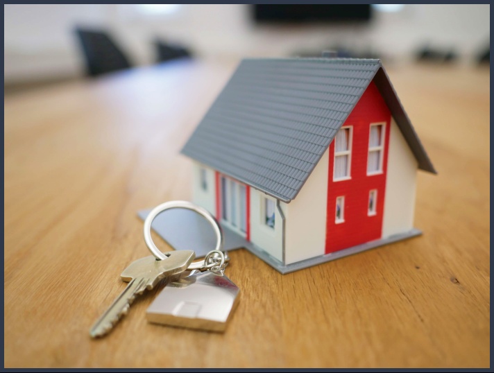 집 모형과 열쇠