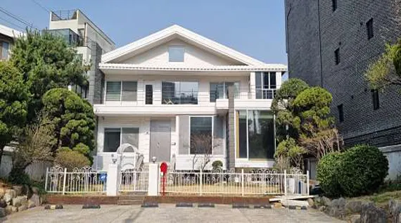 세무법인 더봄 홍대점