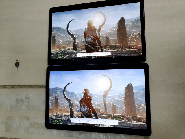 게임 성능을 알수있는 3DMARK WILD LIFE TEST 테스트중 위 S5E, 아래P12 움짤로 봐도 S5E가 더좋긴함