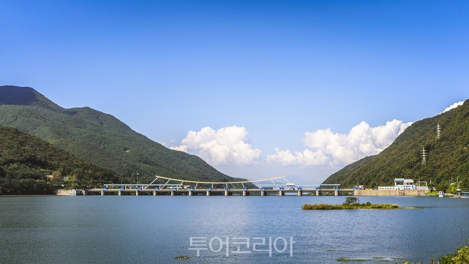 양평 강변길 저수지에서 바라본 전경