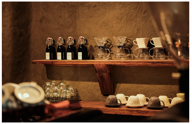 빈티지 인테리어와 올드팝: 시각과 청각의 공명