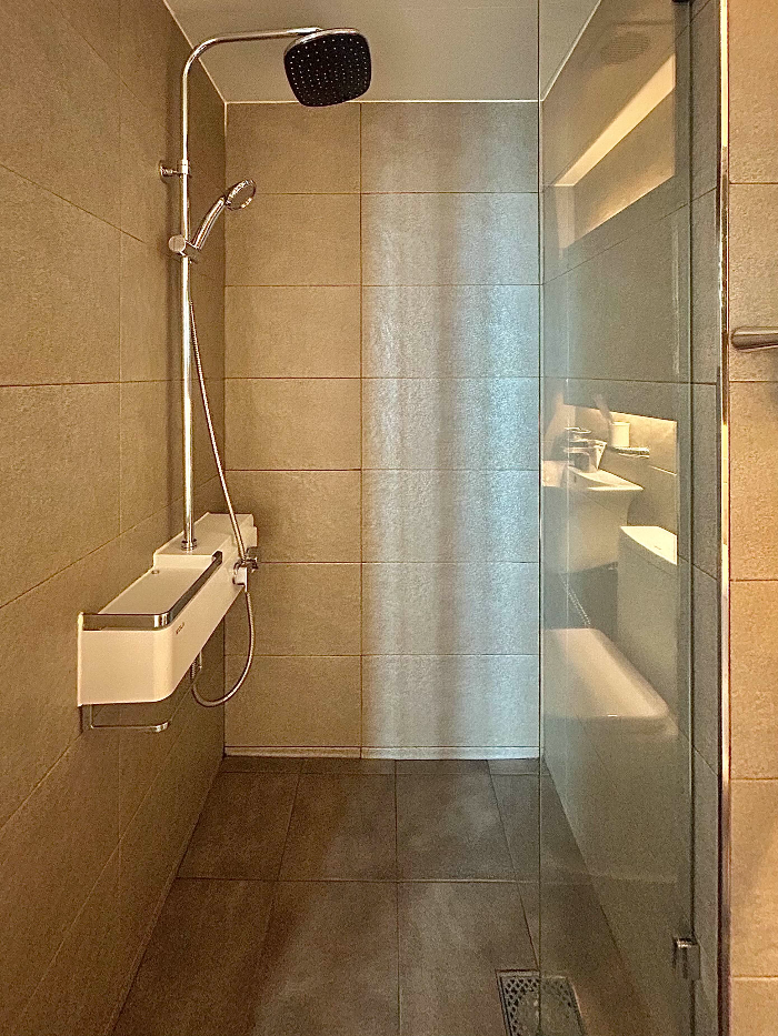 헬로엠펜션 화장실 샤워부스