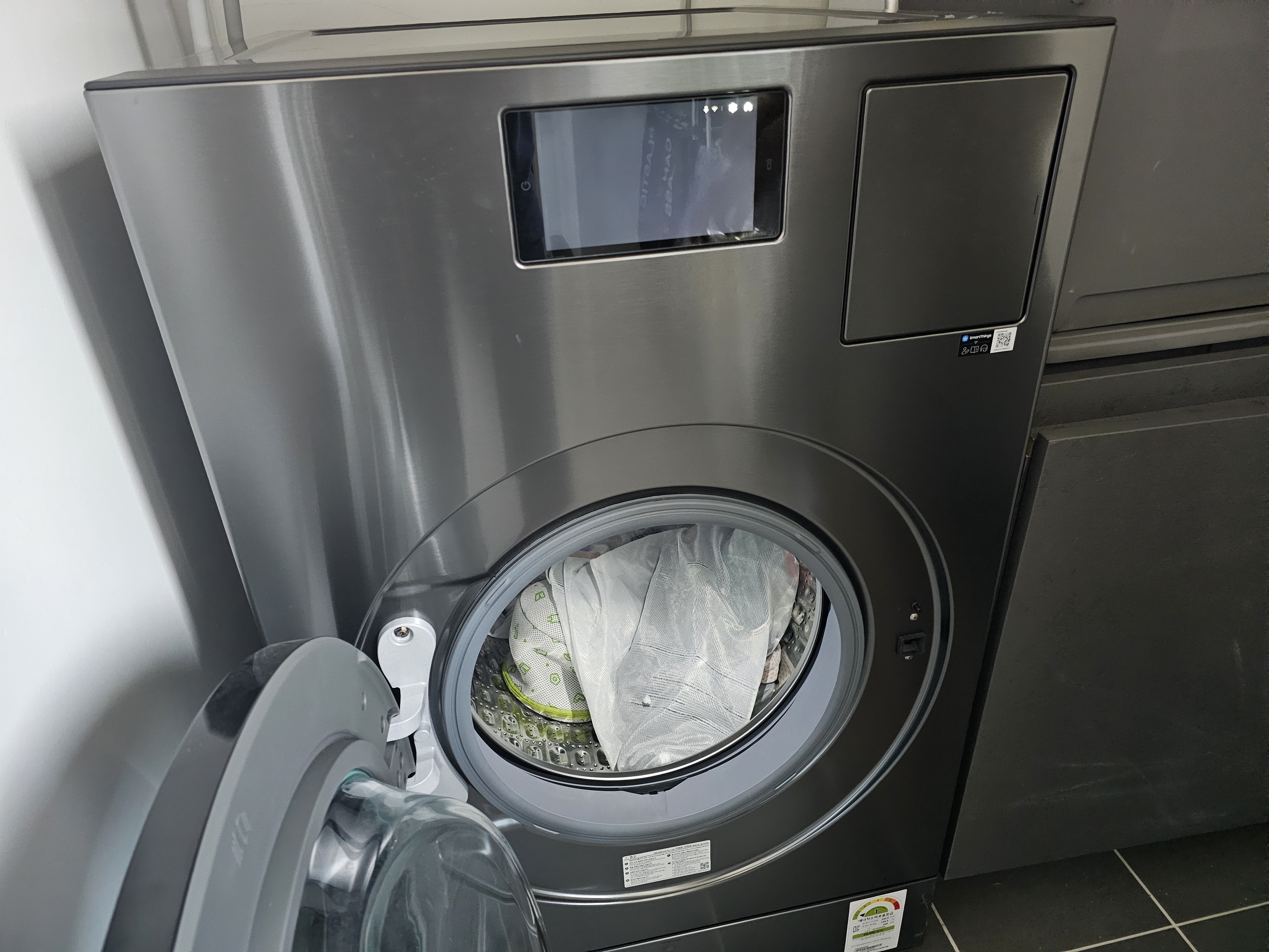 화이트 우디 머스크 향 블랑101 시그니처 건조기시트 사용 모습