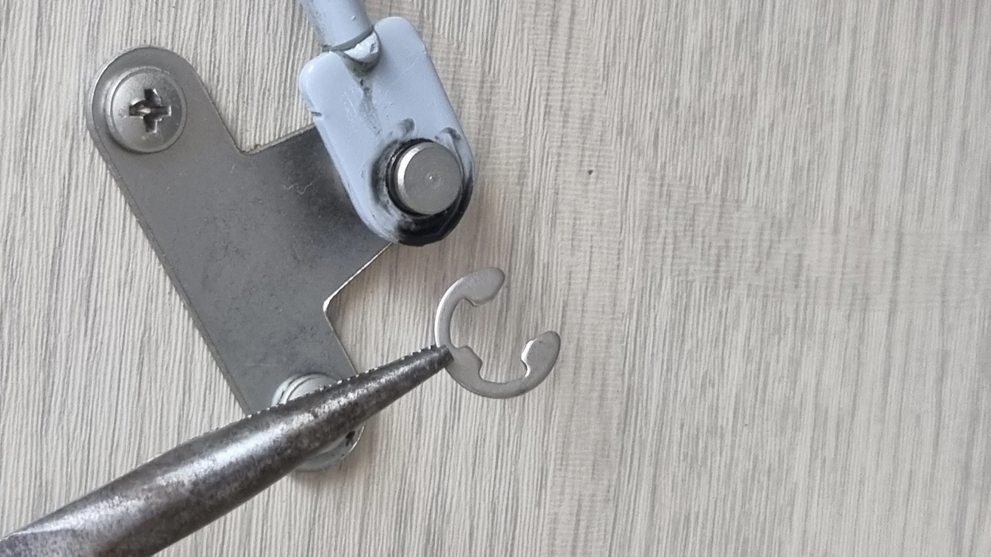 쇼바 연결 부품