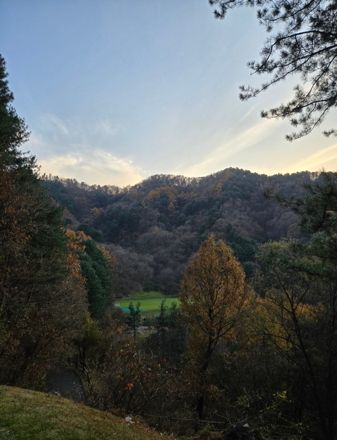 산위에서 내려다보이는 코스