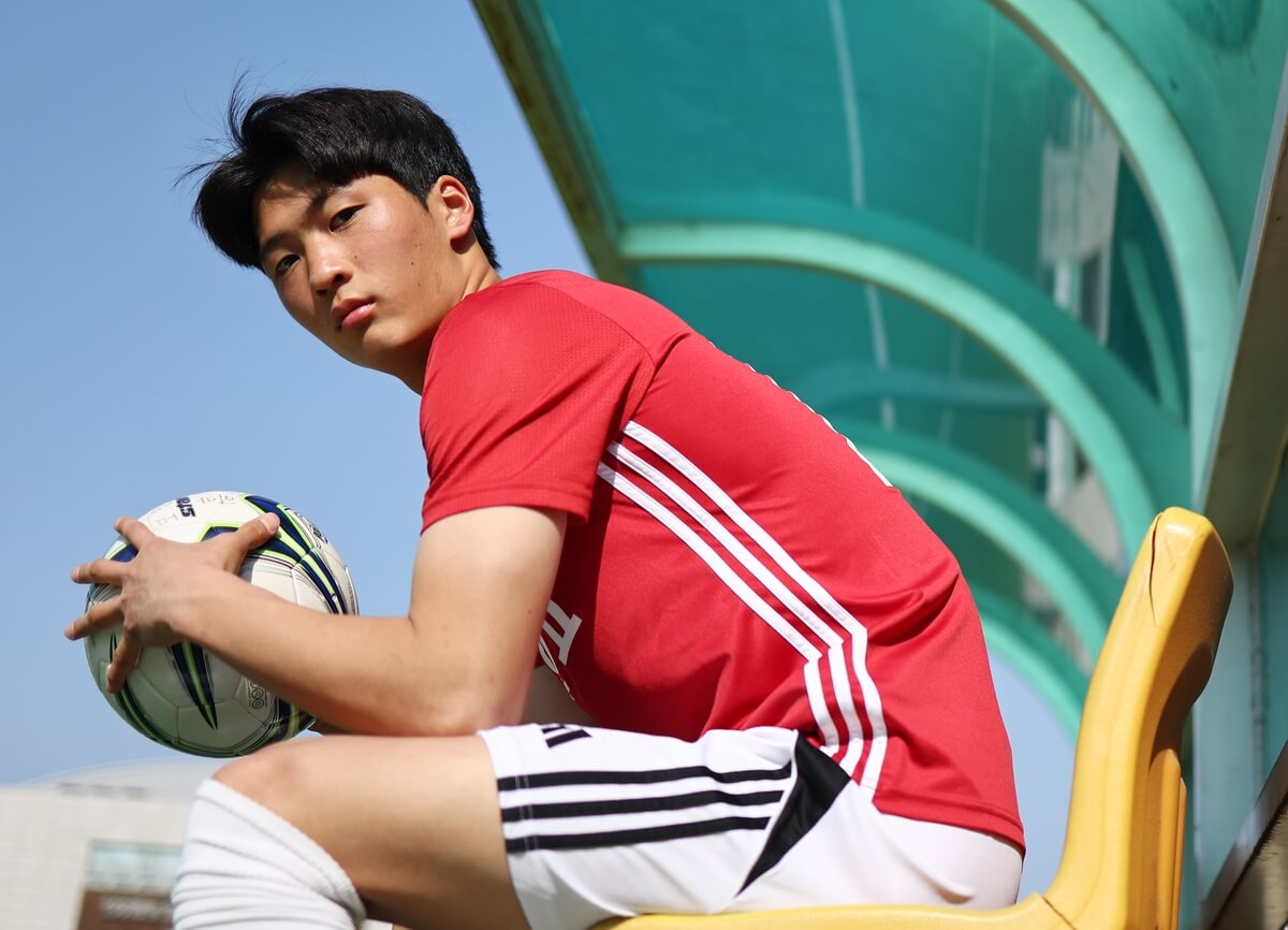 보인고 배승균, 페예노르트 1군 입단…17세 유망주의 유럽 도전기