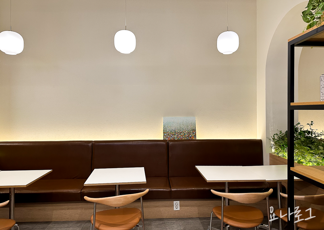 밀탑 밀탑빙수 우유빙수 연유빙수 광교카페 수원카페 광교밀탑 광교카페추천 수원카페추천 영통카페 영통카페추천 광교데이트 수원데이트 영통데이트 수원가볼만한곳 광교가볼만한곳 팥빙수 광교빙수 광교팥빙수 수원팥빙수 수원빙수 영통빙수 영통팥빙수 수원데이트코스 광교데이트코스