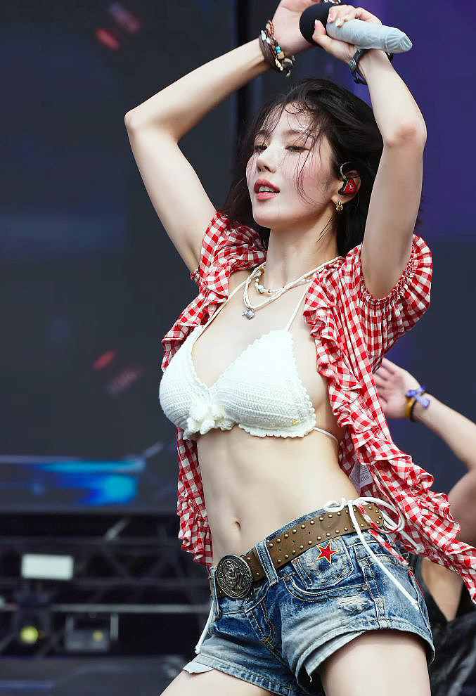 권은비, 건강 문제로 '워터밤 부산 2025' 불참