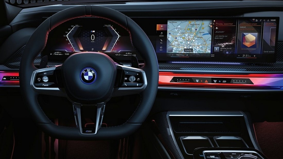 2024년형 BMW i7 xDrive60 계기판 사진