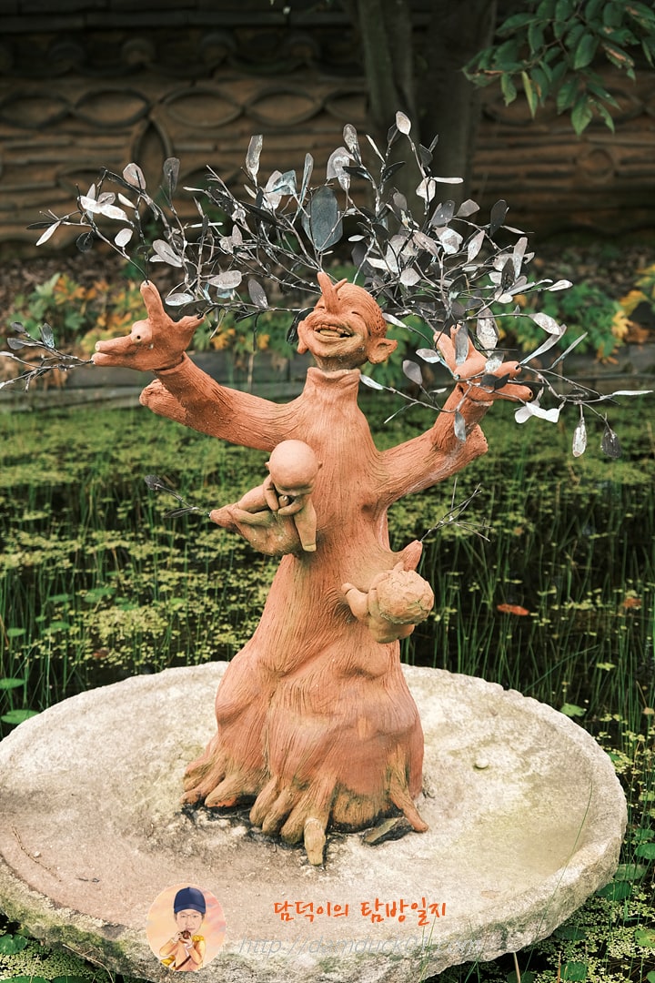 김명희 작가의 엄마 나무