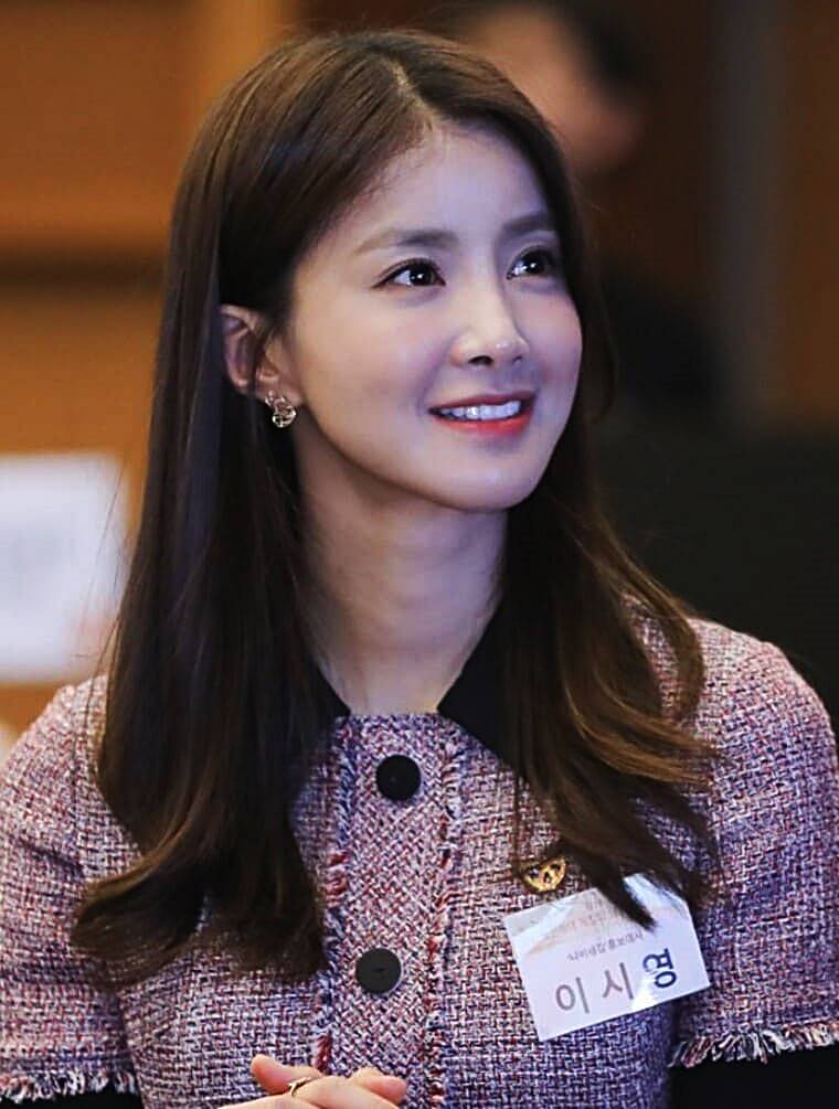 배우-이시영
