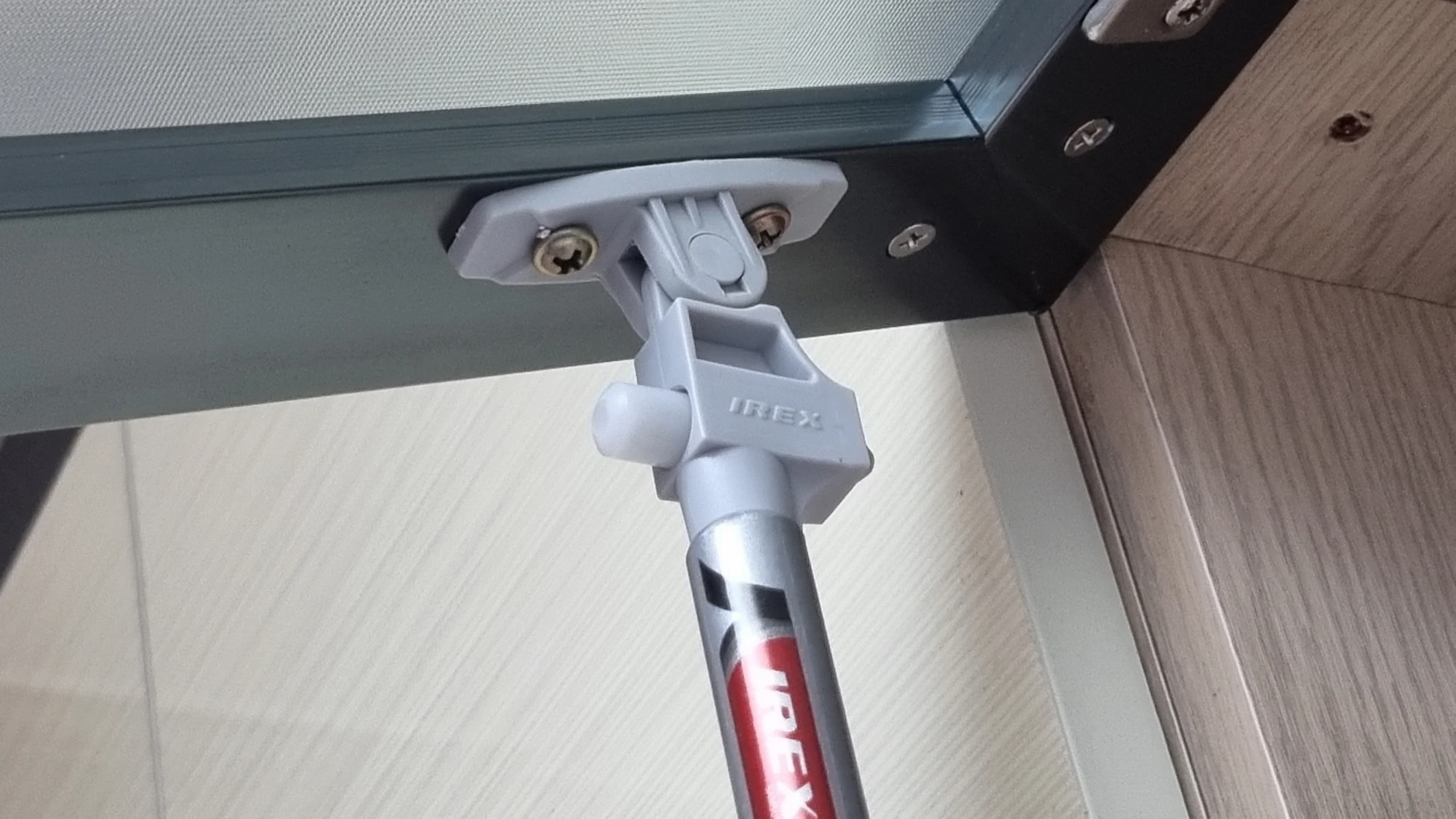 쇼바 고정 모습