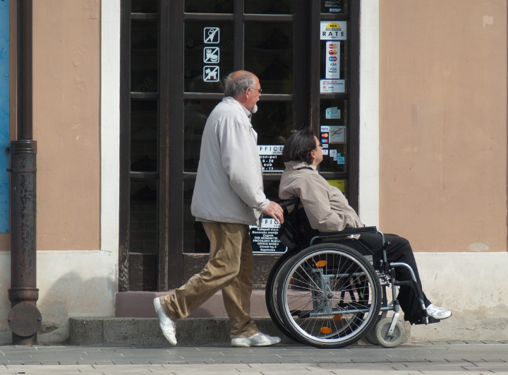 부모님 몰래? 알려드리는 시니어 복지 꿀팁