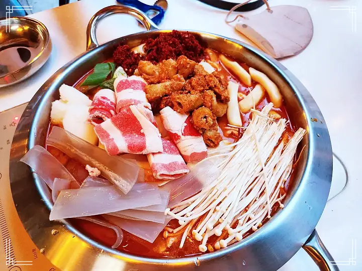 토요일은 밥이좋아 군포 산본 닭볶음탕 맛집 투움바 로제 차돌 닭도리탕 곱도리탕 닭떡볶이 게살볶음밥 현지인 추천 토밥 좋아 방송정보