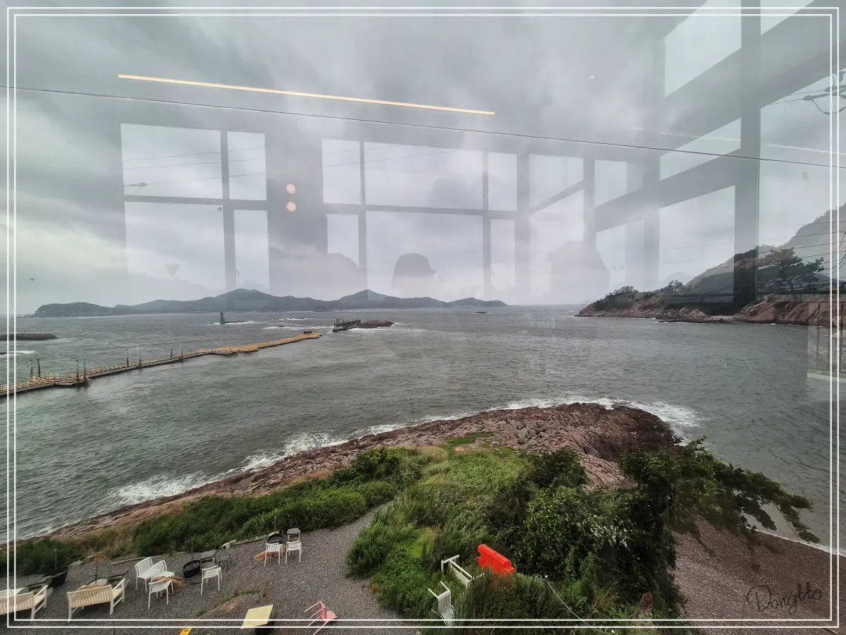 전라도-군산-가족여행-장자도-카페-라파르-3층에서-바라본-풍경