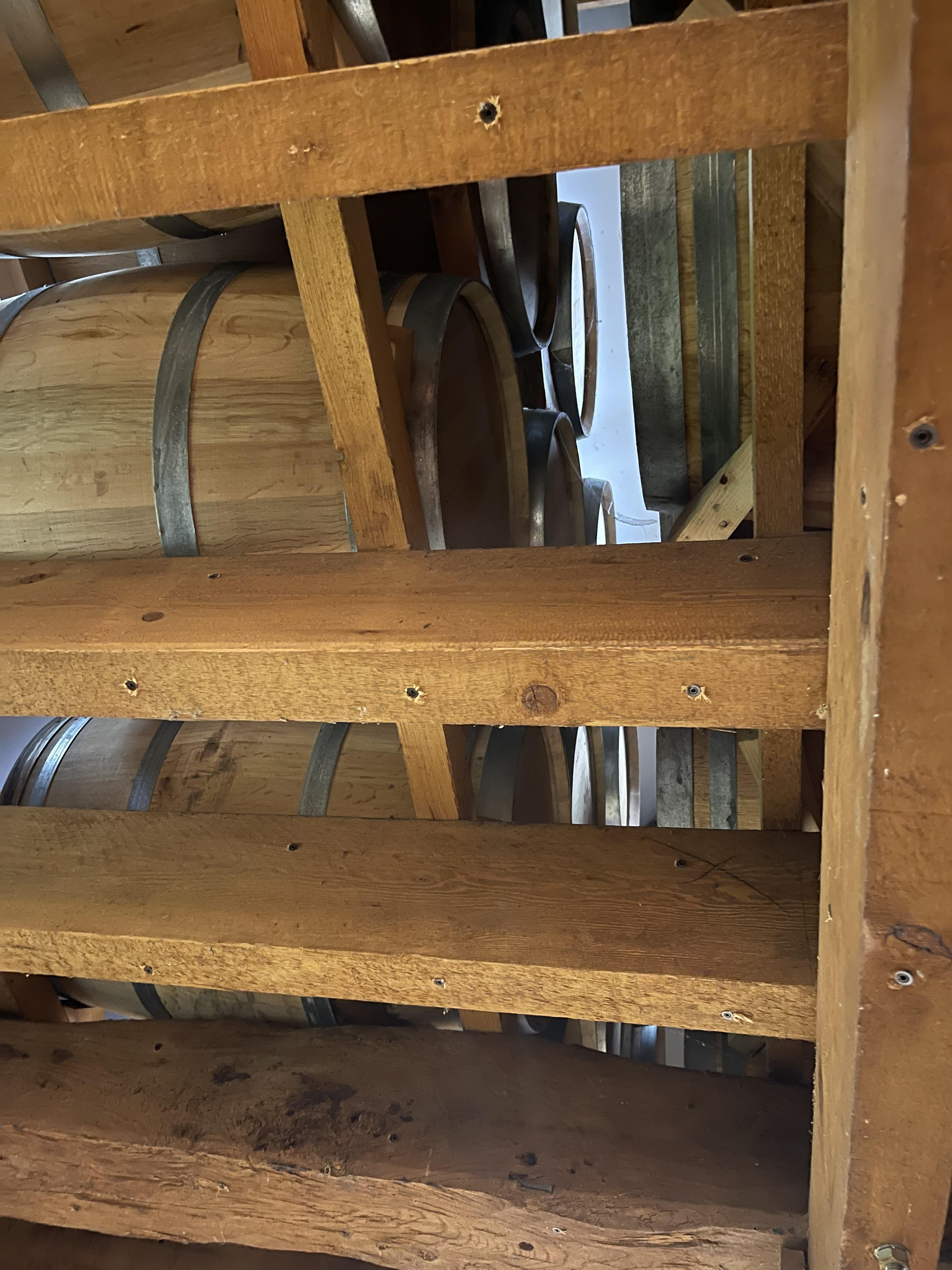 Christian Drouin 숙성창고 1층에서 바라본 천장