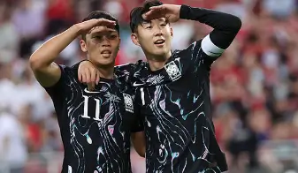 한국-중국-축구-경기-전술-실력-비교-데이터를-보여주는-사진