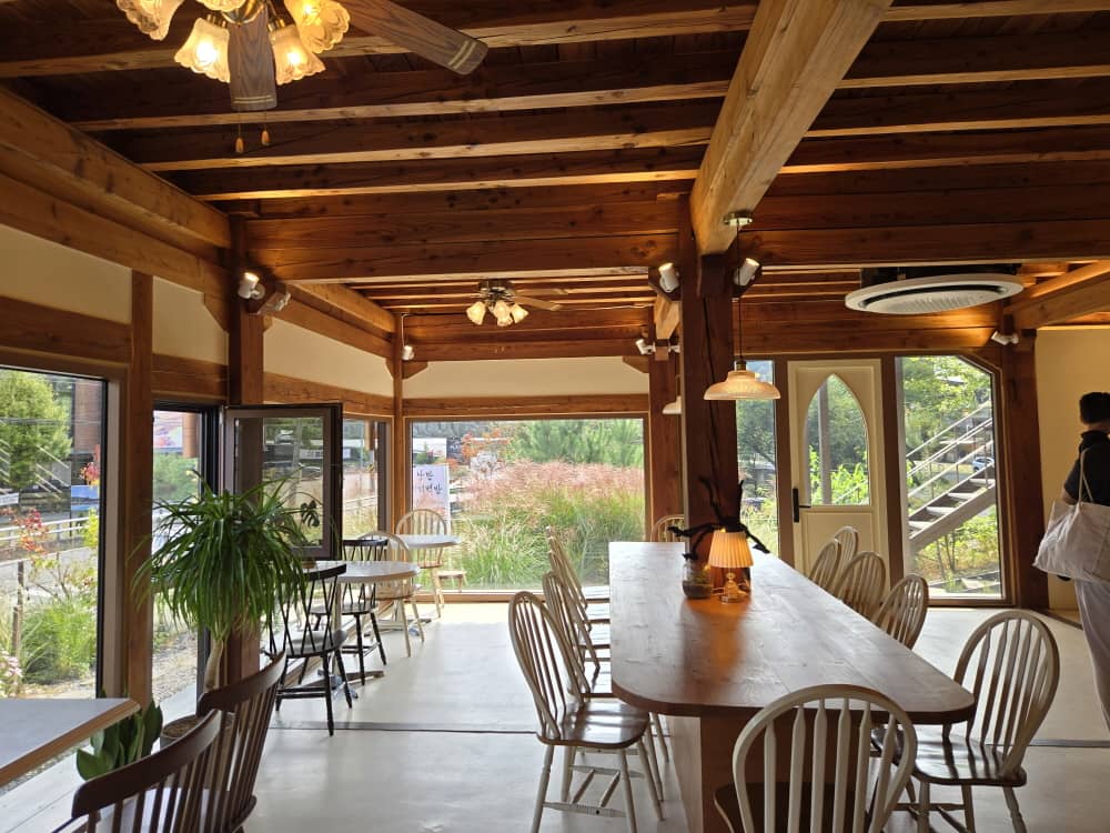 가평 고요재 내부