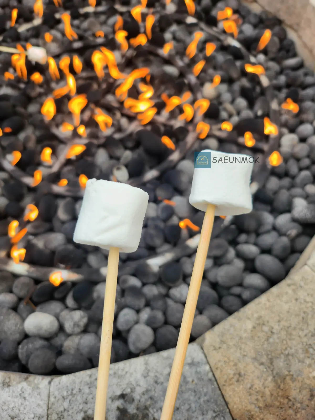 안산-유니스의-정원-마시멜로-굽기