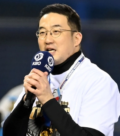 구광모 회장 프로필 나이 고향 학력 가계도 재산 정효정