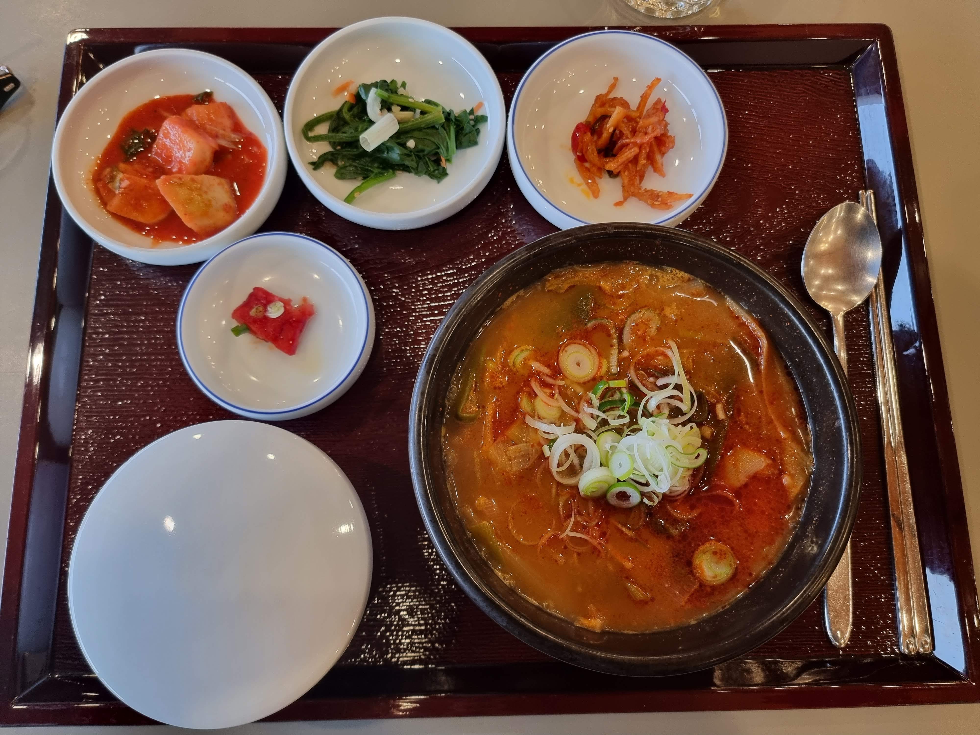 클럽하우스 해장국 조식 한상