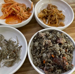 먹물볶음밥