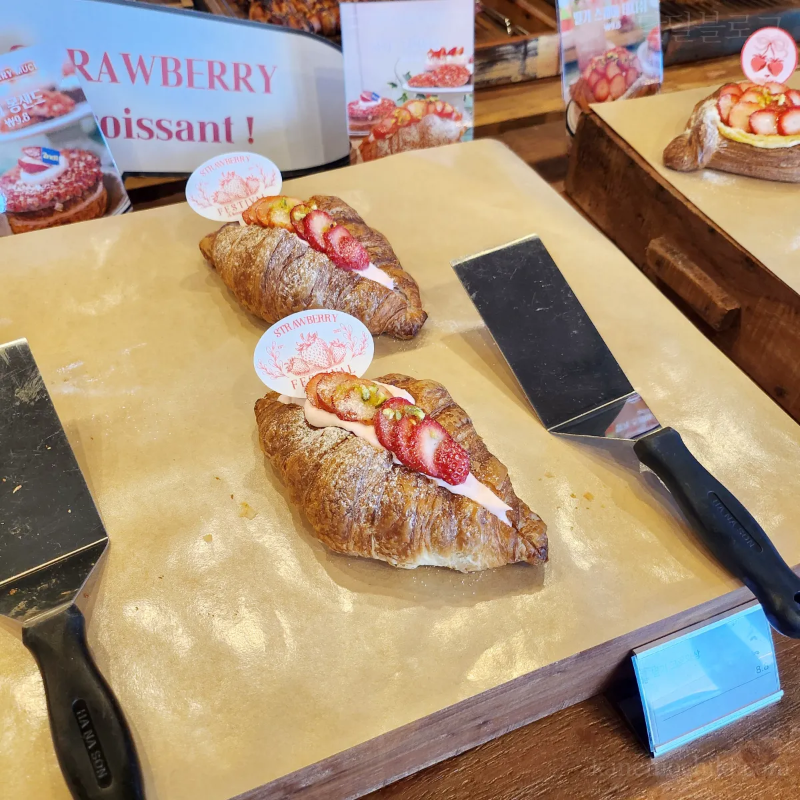 딸기크루아상