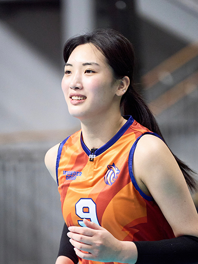 윤영인 배구 선수, 신인감독 김연경 원더독스의 파워 아포짓 스파이커