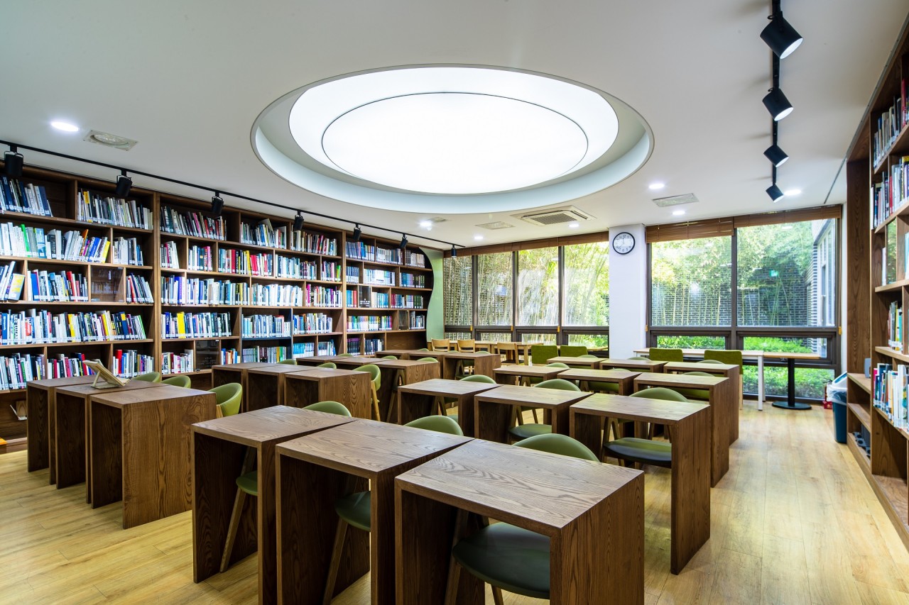 청운 문학도서관