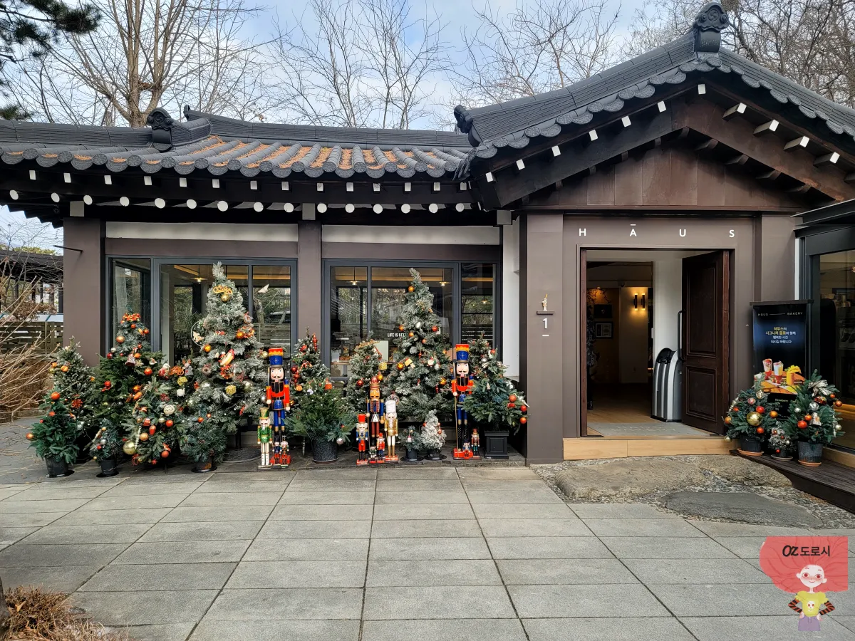 양평-한옥카페-하우스베이커리-통유리와-기와지붕-본관1동