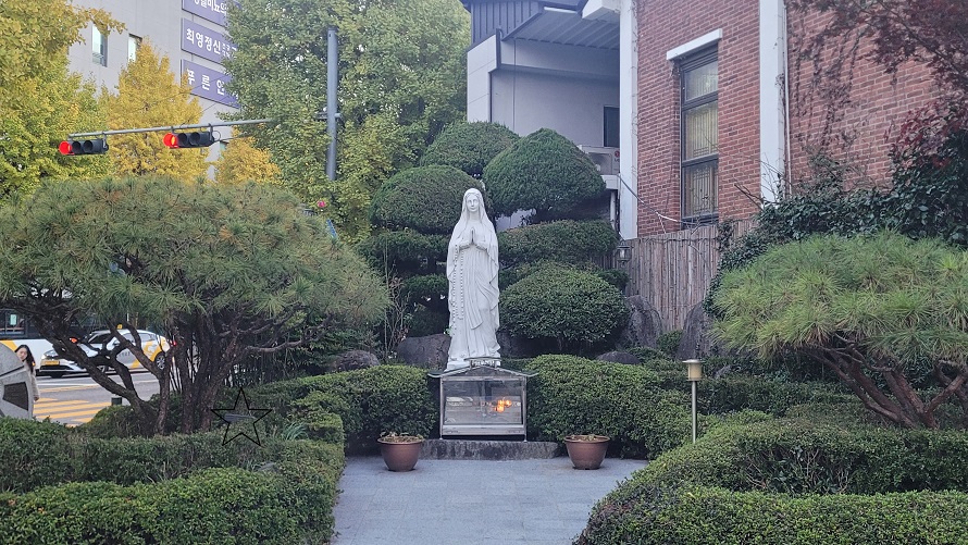 광주 남동성당 성모동산 성모상 사진