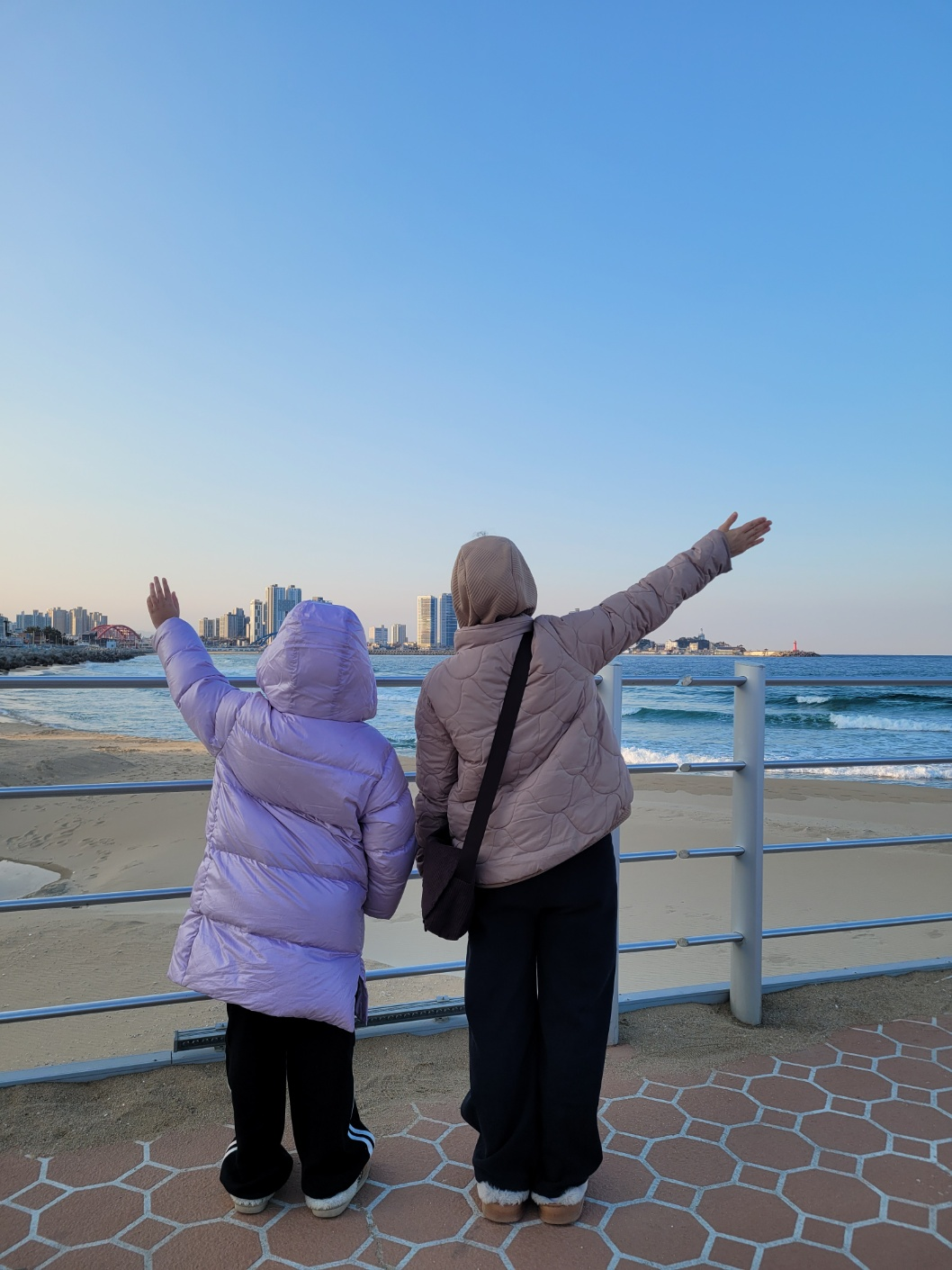 속초아이 대관람차 탑승 후기: 꼭대기에서 느낀 아찔한 공포! 이용 요금 및 속초 바다여행기