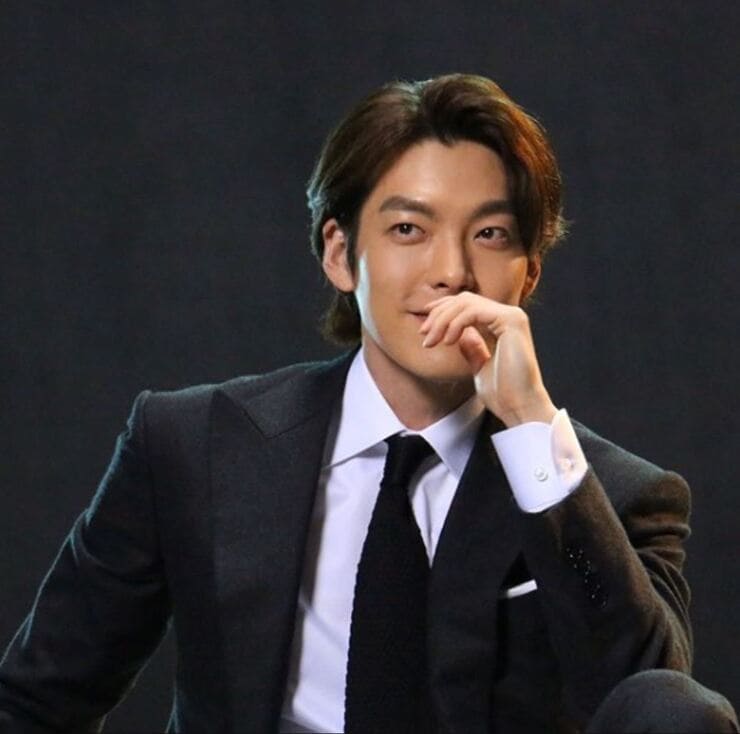 배우-김우빈