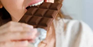 🍫석기 시대 생존 본능이 내 뱃살을 만든다? 스트레스와 단 음식의 질긴 악연