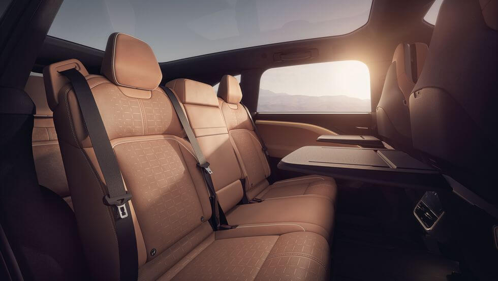 2025 루시드 그래비티