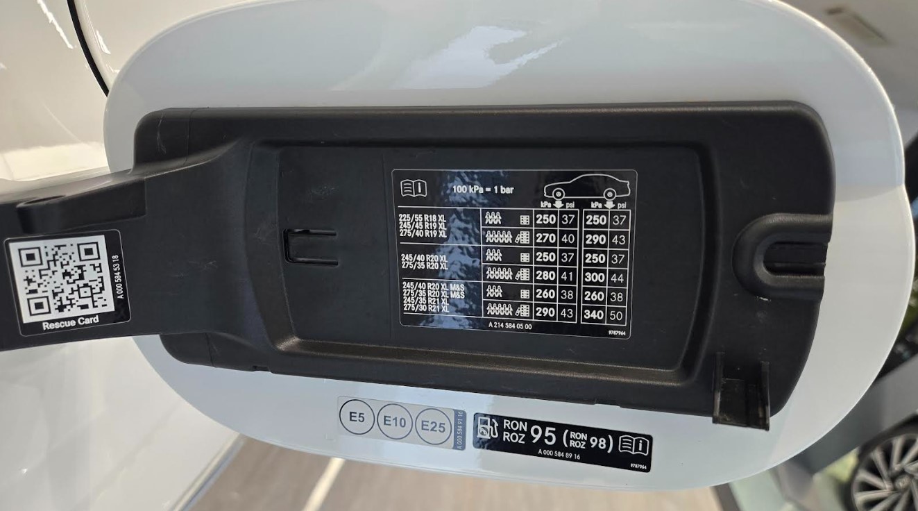 벤츠 타이어공기압 안내 스티커 .공기압수치