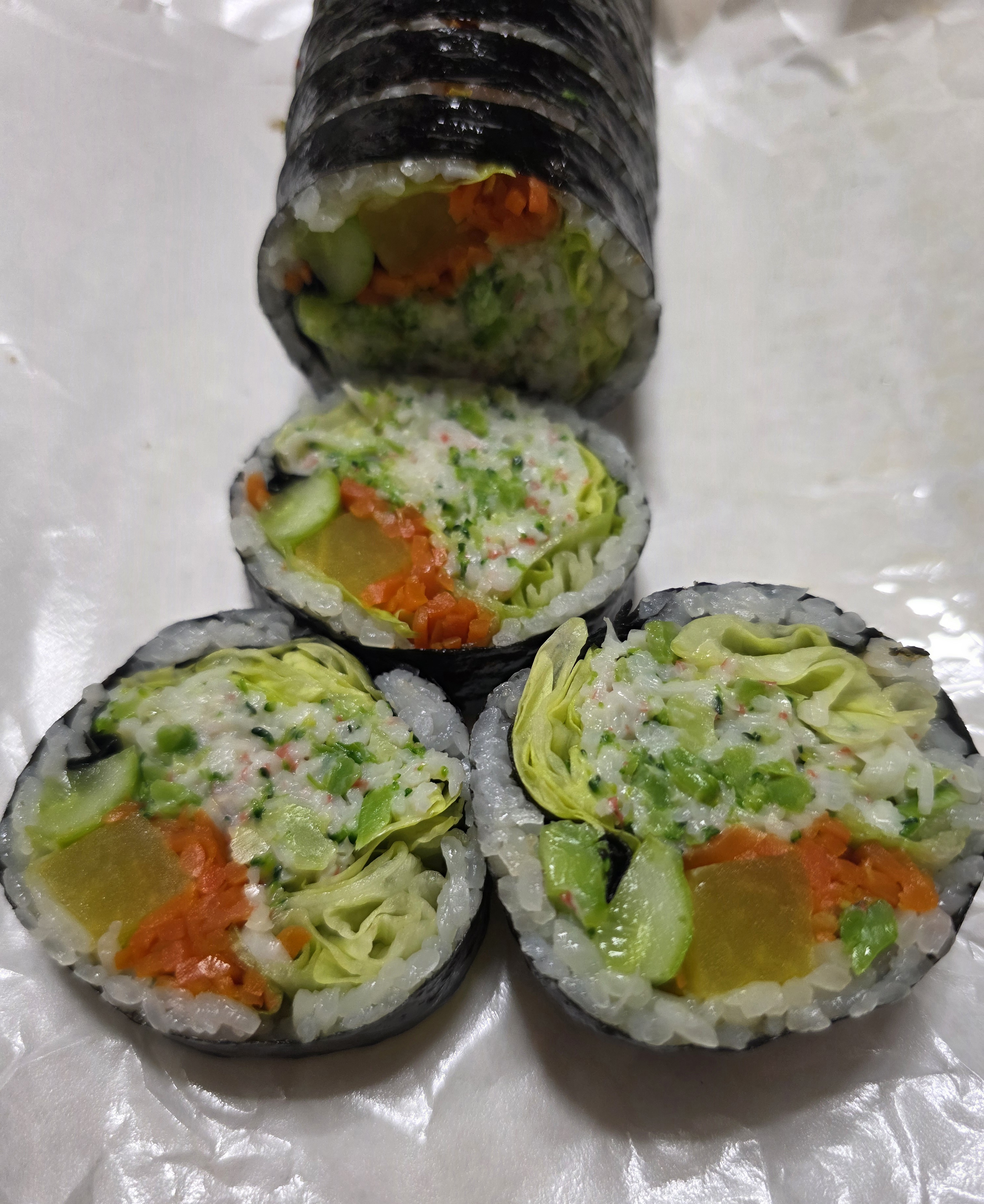 좋은날김밥 크래미샐러드김밥 단면