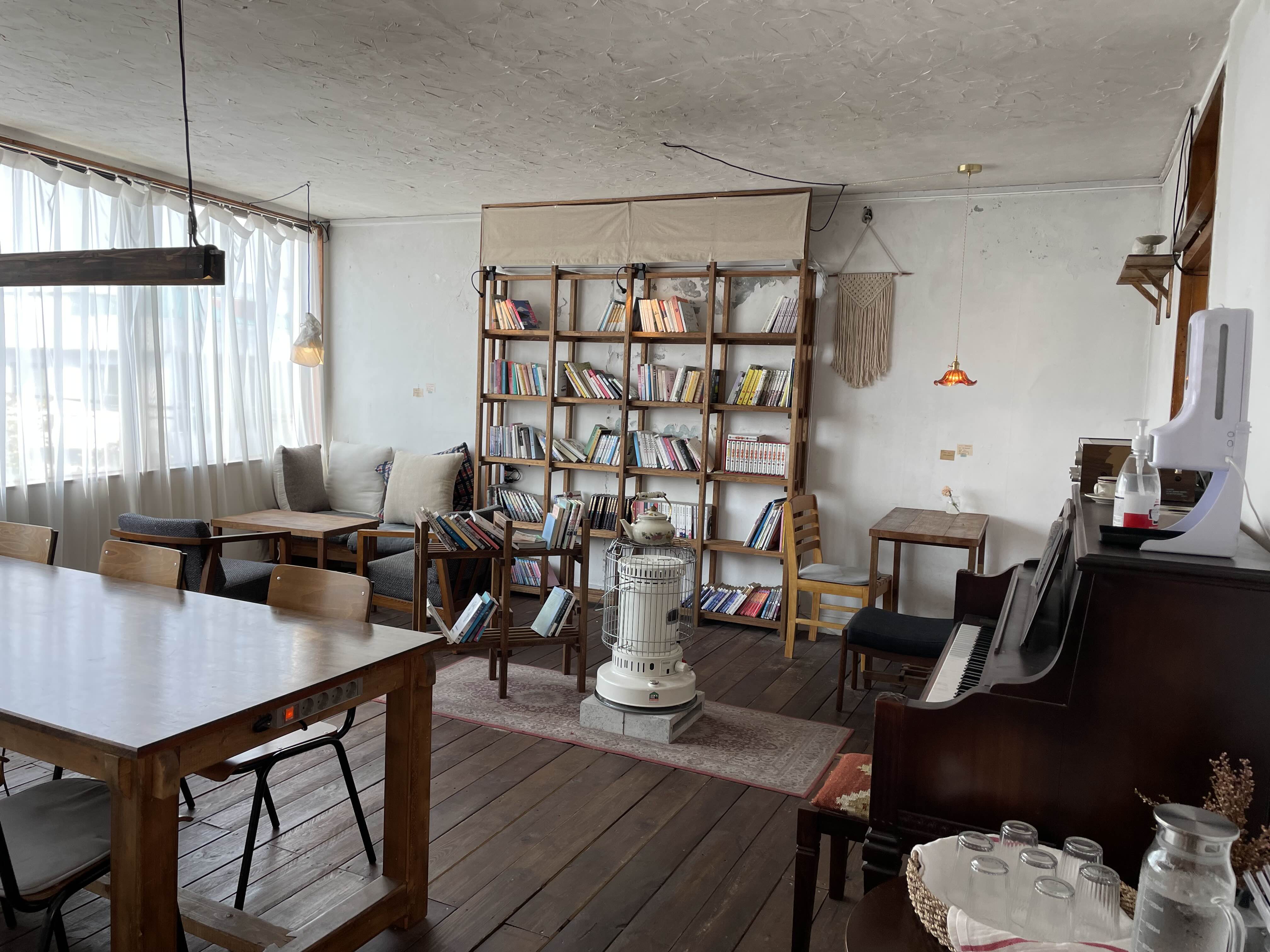 카페 내부 사진