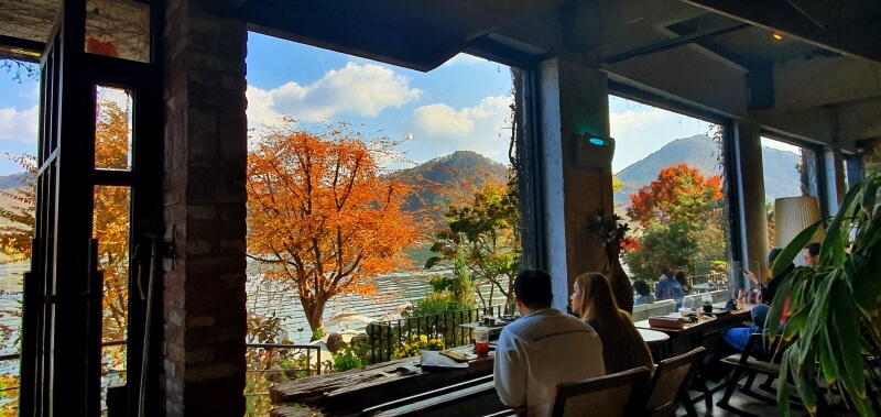 리버뷰-카페-대너리스