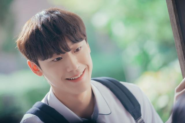 성장한 이도현의 프로필 촬영 이미지