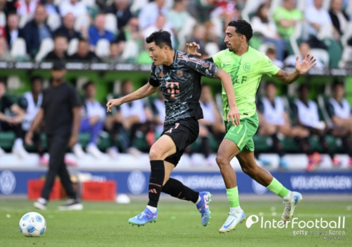2024-25시즌 독일 분데스리가 개막전 선발출전 김민재 (사진출처.게티이미지코리아)