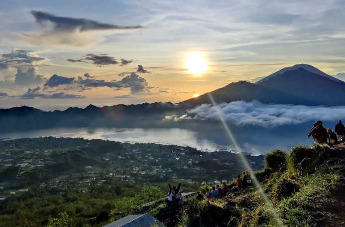 바투르 산 일출 투어