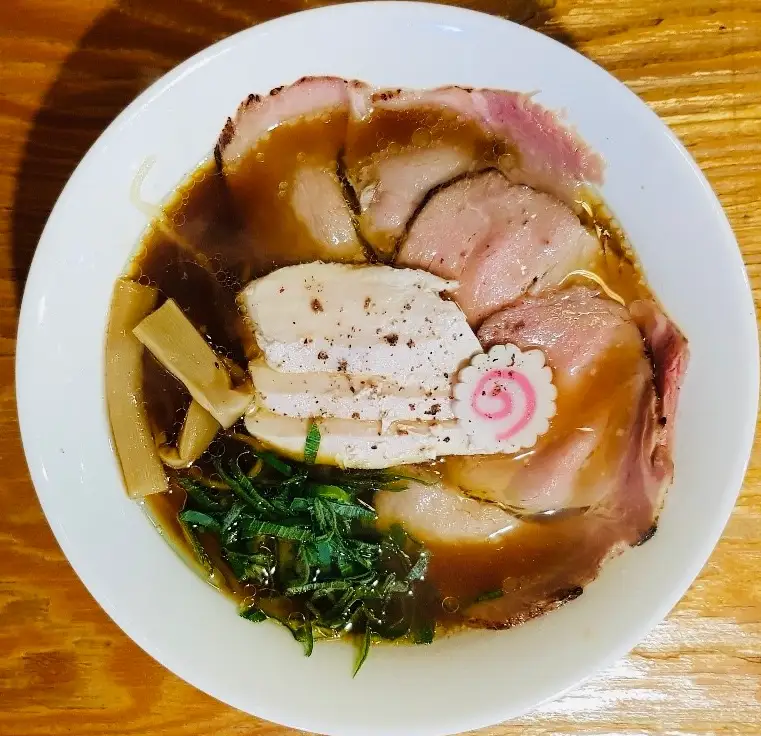 왓쇼이켄-교카이-쇼유라멘