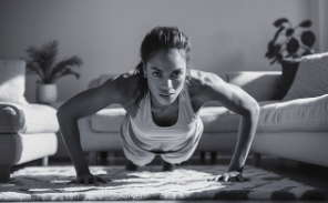 건강을 위해 운동하는 여성