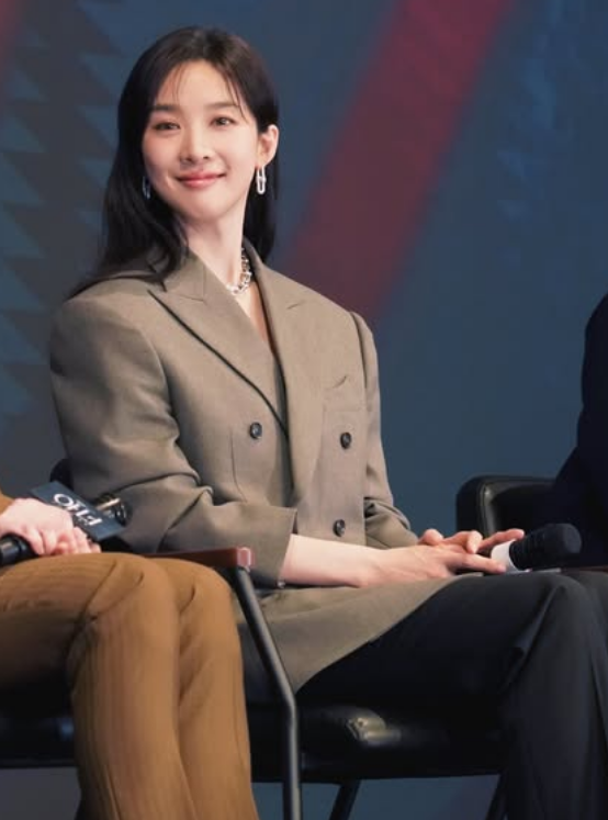 배우이청아